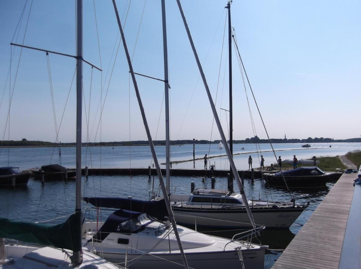 Comfortabel Vakantiehuis Aan Zee En Meer ! Камперланд Екстериор снимка