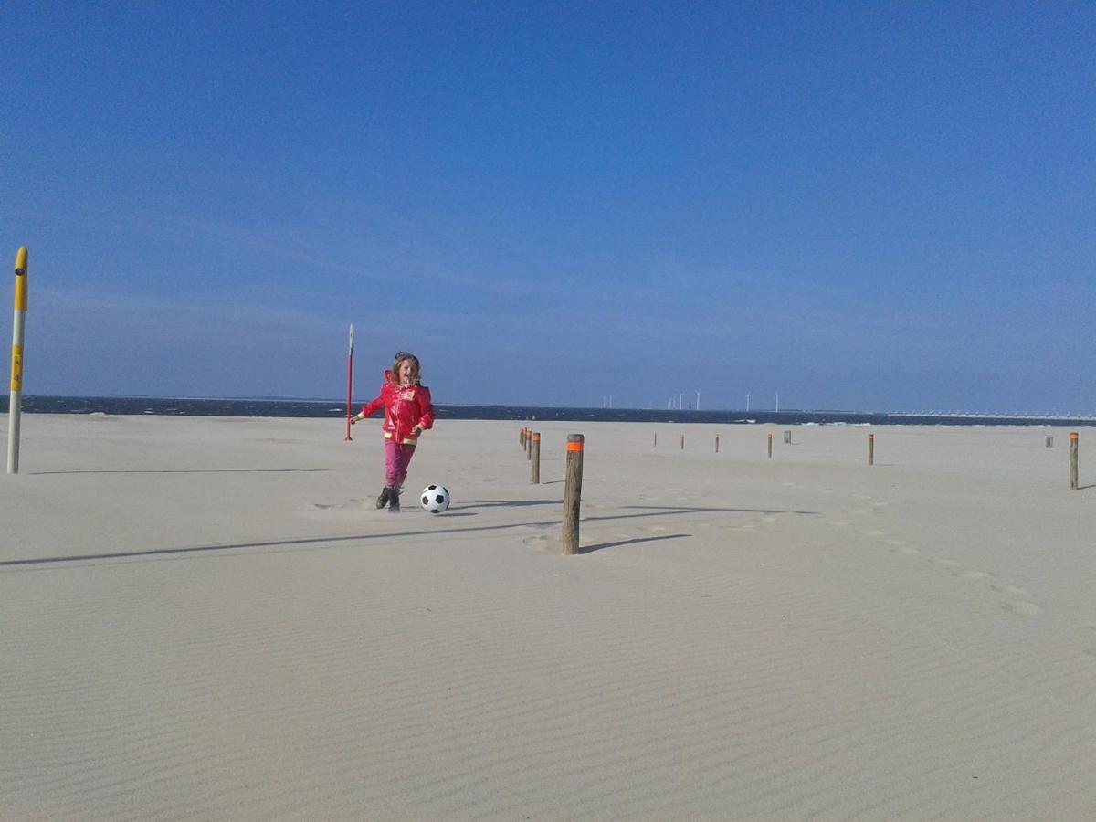 Comfortabel Vakantiehuis Aan Zee En Meer ! Камперланд Екстериор снимка